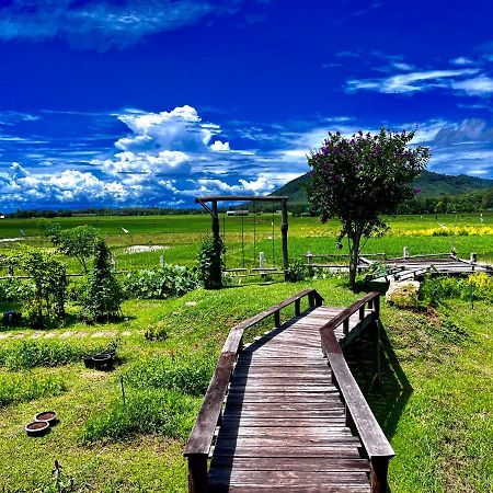 Pyramid Bungalow Hotel Ban Laem Sai Bagian luar foto